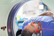 Das bildgebende Verfahren MRI (auch MRT genannt) ist an sich ein Segen für die Medizin, aber es kommt heute oft auch dort zur Anwendung, wo es nichts bringt oder sogar Nachteile hat. (Bild: Getty)