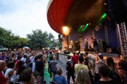 Die englische Band Jo Harman am letzten Samstag im Pavillon. (Bild: Jakob Ineichen (Luzern, 22. Juli 2017))