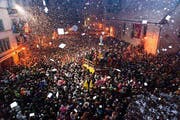 Der «Fötzeliräge» an der Luzerner Tagwache 2010. (Bild Heinz Steimann/Lozärner Fasnachtskomitee)