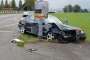 Beim Abbiegen hat es zwischen den beiden Autos gekracht. (Bild: Luzerner Polizei)