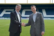 Marco Sieber (links) übergibt sein Amt als Verwaltungsratsräsident der FC Luzern Holding AG an Philipp Studhalter. (Bild Martin Meienberger)