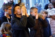 Die Kinder sind begeistert. (Bild: Werner Schelbert (Zug, 4. November 2017))