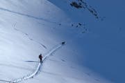 Der Skitourenfahrer ist am Galenstock 200 Meter in die Tiefe gestürzt. (Bild: PD (Symbolbild))
