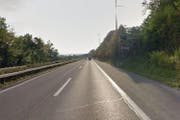 Die Velofahrer waren auf der A4a von Sihlbrugg Richtung Zug unterwegs. (Bild: Maps Google)