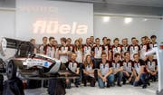 Rollout im Windkanal des Formel-1-Rennstalls Sauber in Hinwil ZH: 30 Studenten der ETH Zürich und der Hochschule Luzern präsentieren das neue Elektro-Rennauto «Flüela». (Bild: PD)