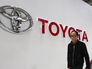 Toyota, der zweitgrösste Autohersteller der Welt nach VW, will künftig mit Suzuki zusammenarbeiten. (Archivbild) (Bild: Shizuo Kambayashi / Keystone)