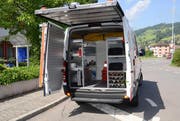 Das Einsatzmaterial ist im hinteren Teil des Fahrzeugs untergebracht. (Bild: Kapo Obwalden)
