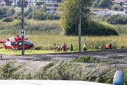 Ein Helikopter musste am Mittwochabend den Verletzten ins Spital fliegen. (Bild: Leserbild / PD)