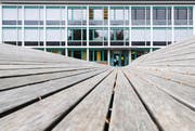 Das Schulhaus Guthirt in der Stadt Zug. (Bild: Dominik Hodel)