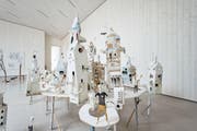 Augustin Rebetez erschafft gerne Städte. Hier eine Installation im Pavillon neben dem Winkelriedhaus in Stans. (Bild: Christian Hartmann/PD)