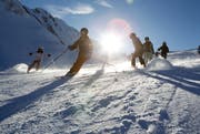 Skifahrer am Rothorn (Bild: Manuela Jans / Neue LZ)