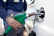 Der Obwaldner Kantonsrat entlastet energieeffiziente Autos. (Bild: Keystone)