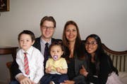 Manolito Birrer hat mit seiner Frau Jully und den drei Kindern Katrina, Julian und Valentina (Bild: PD)