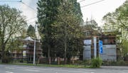 Die beiden Bodum-Villen an der Obergrundstrasse: Das Gebäude links soll abgerissen werden, das rechte ist zurzeit besetzt. (Bild: Dominik Wunderli (Luzern, 3. April 2017))