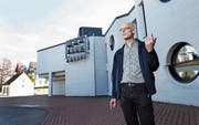 Urs-Beat Frei ist Fachmann für moderne Sakralarchitektur. Auch das ökumenische Kirchenzentrum in Steinhausen gilt als gelungenes Beispiel zeitgemässen Kirchenbaus.