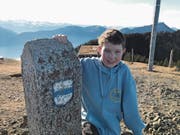 Lukas Hürlimann stand im letzten Jahr exakt 80-mal beim Grenzstein auf dem Wildspitz. (Bild: Charly Keiser (26. Dezember 2016))