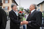 Zu den Gratulanten gehörte auch Paul Bennet, der vor 13 Jahren das Landratspräsidium innehatte. (Bild Urs Hanhart)