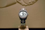 Eine Rolex-Uhr im Geschäft von Bucherer am Schwanenplatz in Luzern. (Bild: Nadia Schärli (Luzern, 28. April 2016))