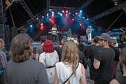 Moon Duo bot mit sphärischem Sound einen der fesselnden Auftritte des diesjährigen B-Sides. (Bild: Corinne Glanzmann (Kriens, 17. Juni 2017))