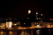 Die Museggtürme im Hintergrund kurz vor dem Lichterlöschen während der «Earth Hour» im Jahr 2013. (Bild: Manuela Jans)