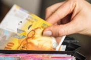 Für Kommissionssitzungen von nebenamtlichen Behörden und Kommissionen gibt es in Obwalden künftig mehr Geld. (Symbolbild Keystone)