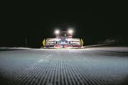 Reportage- unterwegs mit den Pistenbullys bei der Pistenpräparation im Sörenberg. Im Bild: Ein Pistenbully präpariert die Dorfpiste. Fotografiert am 15. Februar 2018 in Sörenberg. (Manuela Jans-Koch | LZ) (Bild: Manuela Jans-Koch (Sörenberg, 15. Februar 2018))