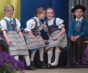 Kinder am Heimatabend der Trachtengruppe Horw. (Bild: Boris Bürgisser (Horw, 1. April 2017))