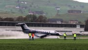Instrumententests am Mittwochmorgen auf dem Flugplatz Buochs mit dem PC-24. (Bild: Leserreporter Videostill)