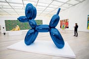 Ein «Balloon Dog» von Jeff Koons. Ein solcher in Orange wurde 2013 bei Christie’s für 58,4 Millionen Dollar versteigert. (Bild: Ted Soqui/Getty)