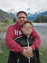 Tatsiana Zahner zusammen mit ihrem Sohn bei einem Ausflug ins Berner Oberland. (Bild: Privat)