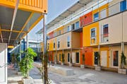 Erhält Baar einen solchen Containerkomplex als Asylunterkunft? Die temporäre Wohnsiedlung im Zürcher Leutschenbach – geplant vom NRS-Team. (Bild: PD/Maurice K. Grünig)