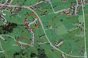 Die Hueb- und St.-Heinrich-Strasse (rot eingekreist) in Oberdorf. (Bild: map.search.ch)