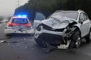An den Autos entstand Sachschaden in der Höhe von 130'000 Franken. (Bild: Zuger Polizei)