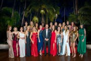 Diese 21 Frauen wollen sich die Rosen des Bachelors sichern. (Bild: 3plus)