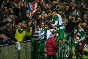 Jubel nach dem verwandelten Penalty von Sigrist zum 2:1 für den SC Kriens. (Bild: Dominik Wunderli)
