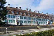Technikum Cham, 1920 von Baumeister Wilhelm Hauser für die bei Nestlé & Anglo-Swiss beschäftigten Ingenieure erbaut. Das Haus ist Teil des Inventars der schützenswerten Denkmäler. Am 16. Januar 2016 wurde der sanierte Bau der Bevölkerung übergeben. Die 17 preisgünstigen Woh-nungen waren im Nu vermietet. (Bild: PD)