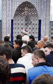 In der Moschee in Baar wirken seit Jahrzehnten Imame, die durch die türkische Religionsbehörde Diyanet vermittelt werden. (Bild Werner Schelbert)