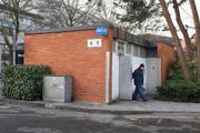 Die Stadt will die WC-Anlagen Inseli sanieren. Die Baukommission möchte die Kosten dafür deutlich senken. (Bild Dominik Wunderli)