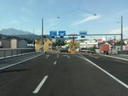 Verkehrsführung Obere Zollhausbrücke: Zwei Spuren führen Richtung Luzern (links), eine Richtung Littauerboden/Wolhusen Rothenstrasse Richtung Luzern/Littauerboden. (Bild: Beatrice Vogel (24. August 2017, Emmen))