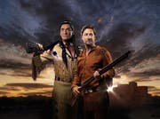 Tom Volkers, links, als Winnetou und Christoph Kottenkamp als Old Shatterhand. (Bild: Silvan Bucher/Karl May Freilichtspiele Engelberg)