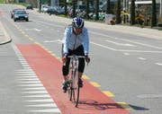 Bald durchgehend: Velosteifen auf der Kantonsstrasse in Meggen. (Bild pd)