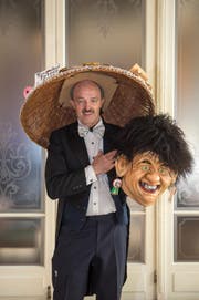 Marcus Tschopp erreichte mit dem Sujet «Chinese Hotel Palace» den dritten Platz in der Kategorie der Einzelmasken. (Bild: Dominik Wunderli / LZ (Luzern, 13. Februar 2018))