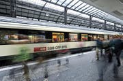 Wegen einer Stellwerkstörung war der Bahnverkehr beim Bahnhof Luzern stark eingeschränkt. (Bild: Archiv Neue LZ)