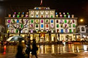 Das Hotel Schweizerhof in Luzern. (Bild: Boris Bürgisser)