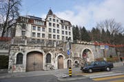 Das St. Karli Schulhaus in Luzern. (Bild Corinne Glanzmann/Neue LZ)