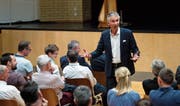 Ruedi Zahner sprach an der Kantonsschule Zug darüber, welche Qualitäten ein Trainer haben muss.