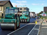 In Gisikon ist der Belag am 17. und 18. Mai eingebaut worden. (Bild: René Meier / luzernerzeitung.ch)