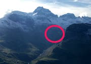 Blick von der Glattalp: Eingekreist die Unglücksstelle. (Bild: Leserfoto Bote der Urschweiz)