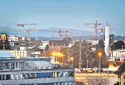 Rege Bautätigkeiten in Emmen (Bild: Dominik Wunderli (Emmenbrücke, 26. Februar 2016))
