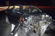 Nach dem Unfall war das Auto nicht mehr zu gebrauchen. (Bild: Luzerner Staatsanwaltschaft)